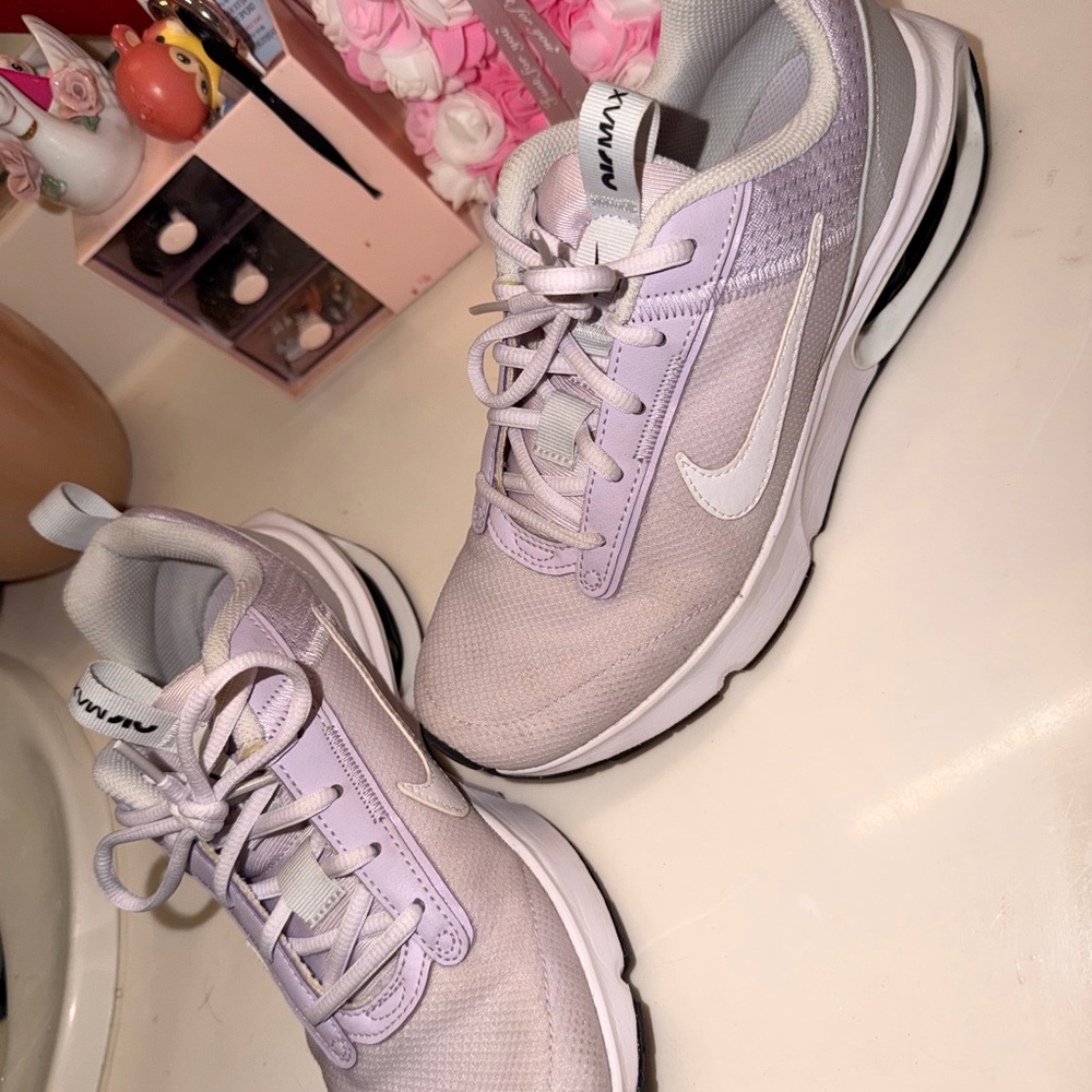 Nike Women's Light Purple Sneakers
